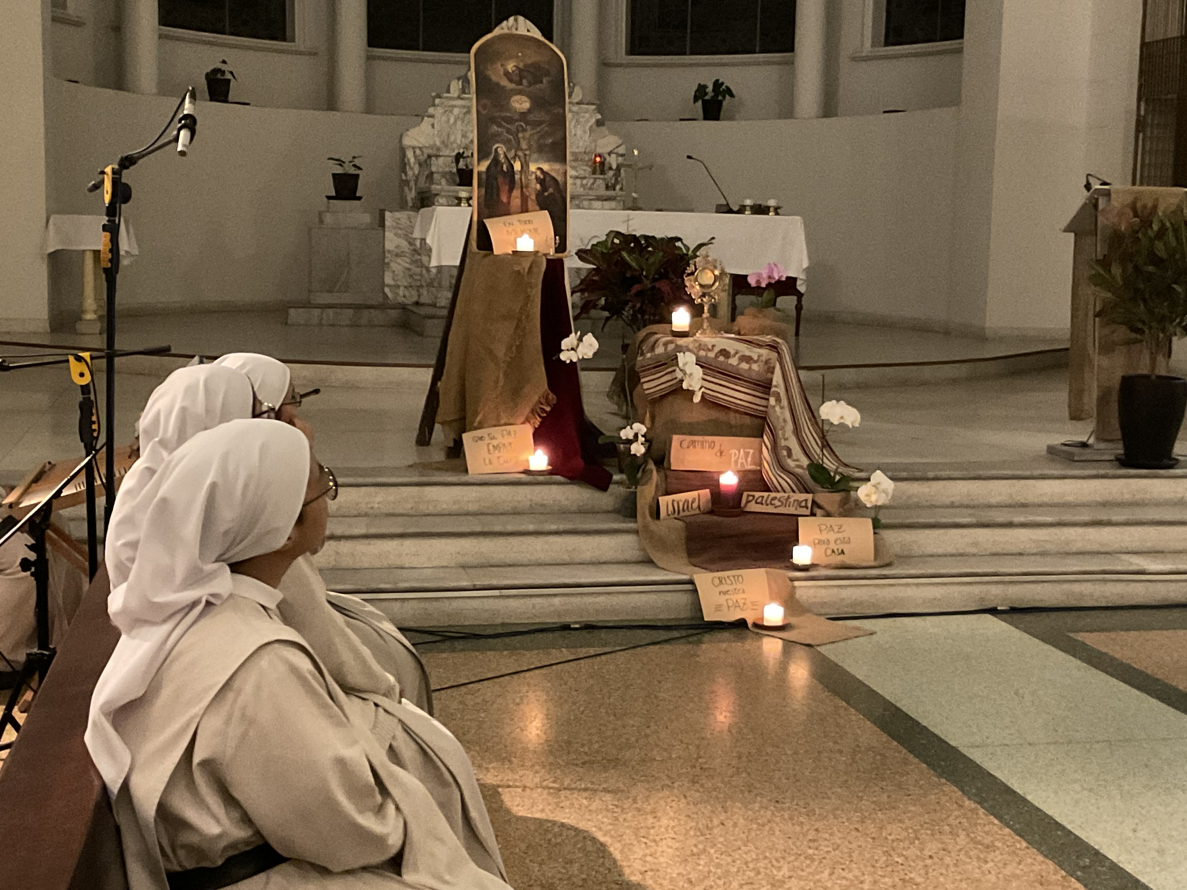 Augustinian Sisters pray for peace during the day of fasting and prayer called by Pope Francis on Oct. 17 at the Monastery of the Incarnation, Lima, Peru. (Begoña Costillo)