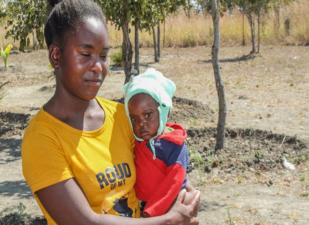 Carol Ntaulo and her 3-year-old daughter, Besa (Courtesy of Matilda Mubanga) 