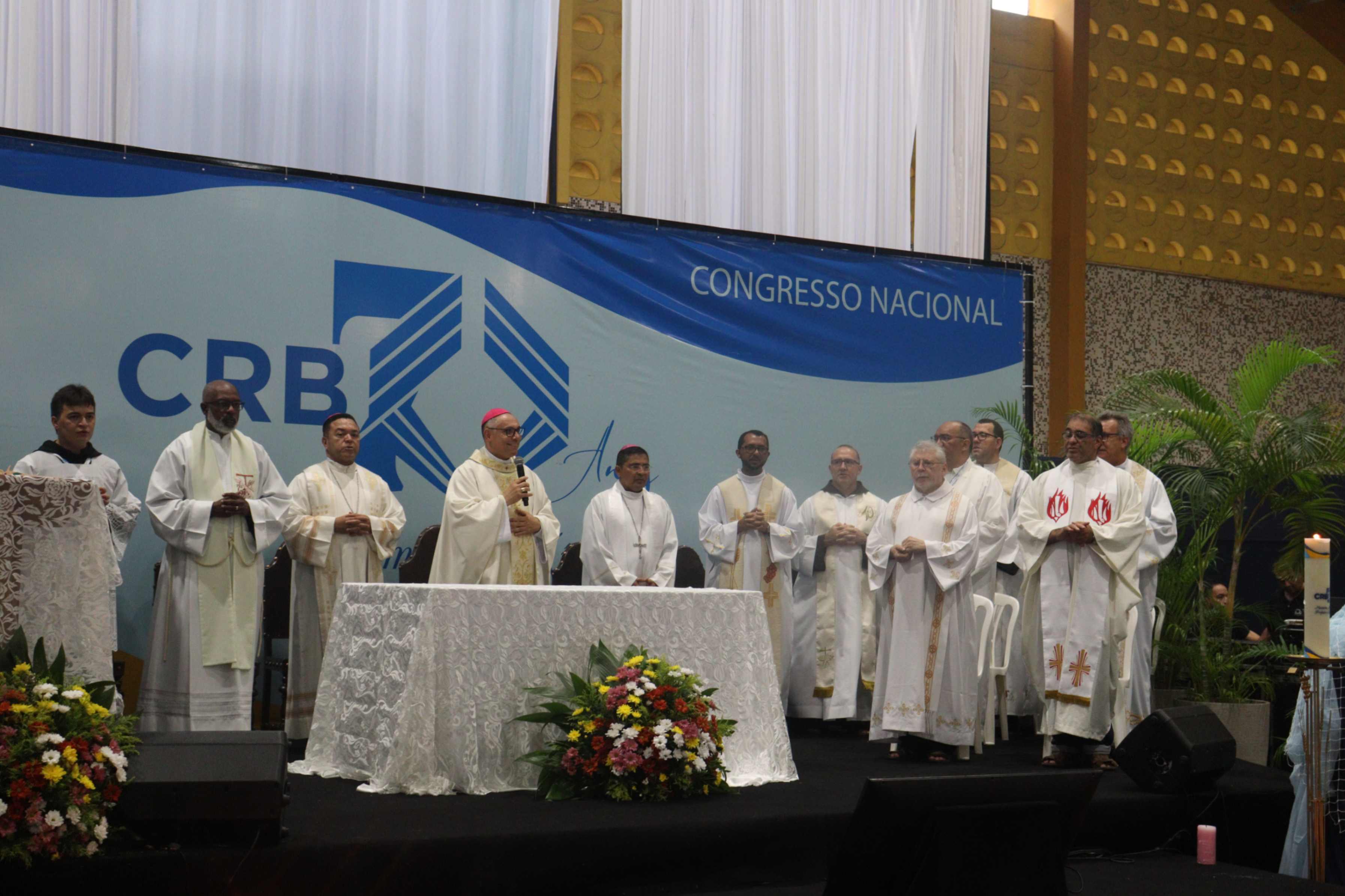 El congreso comenzó con una celebración eucarística presidida por el arzobispo de Fortaleza y presidente de la Comisión Episcopal de Cultura y Educación de la Conferencia Nacional de Obispos de Brasil (CNBB), monseñor Gregório Paixão, y concelebrada por 21 sacerdotes de diferentes estados brasileños. (Foto: cortesía CRB)