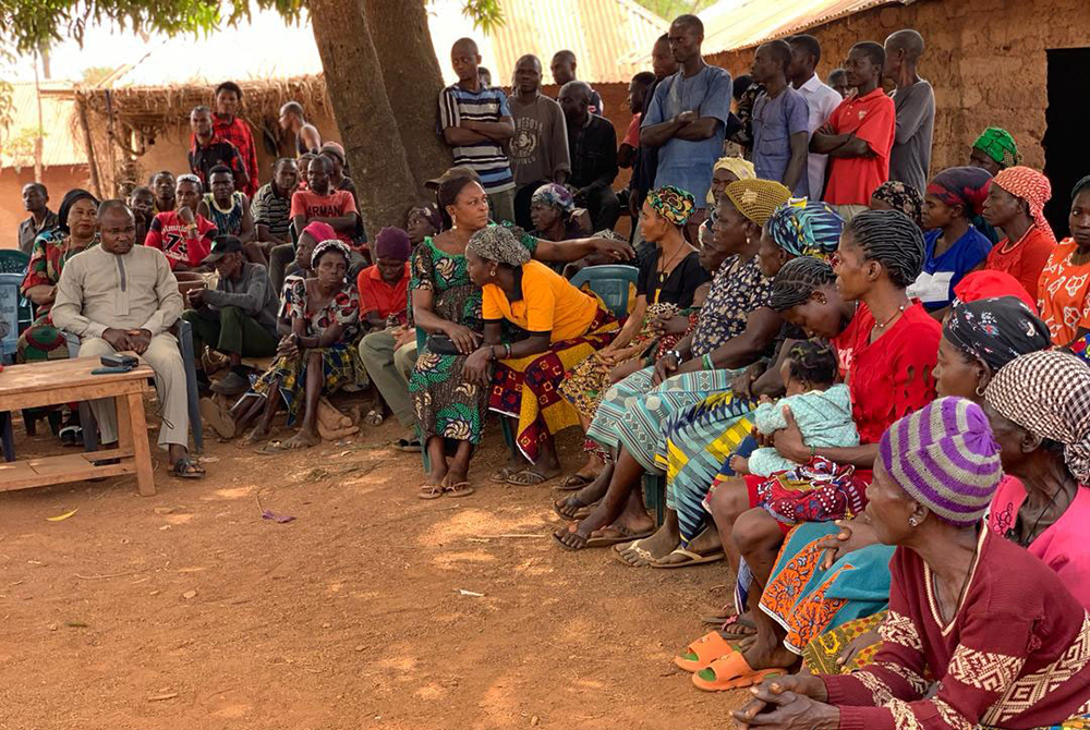 Young men and women of the Ndiboteke community. (Teresa Anyabuike)