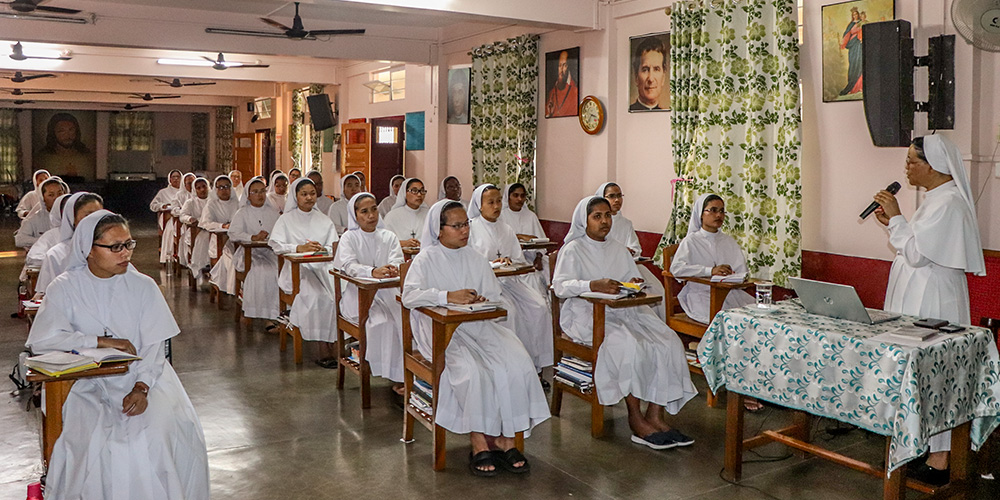 Sr. Christine Mynsong speaks to sisters at Hatigaon, Guwahati, India. (Courtesy of Missionary Sisters of Mary Help of Christians)