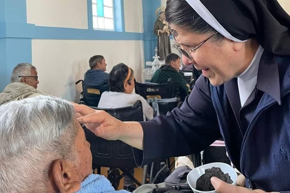 Sr. María Elena Fernández Cordero at the Asilo de la Vejez de Cartago