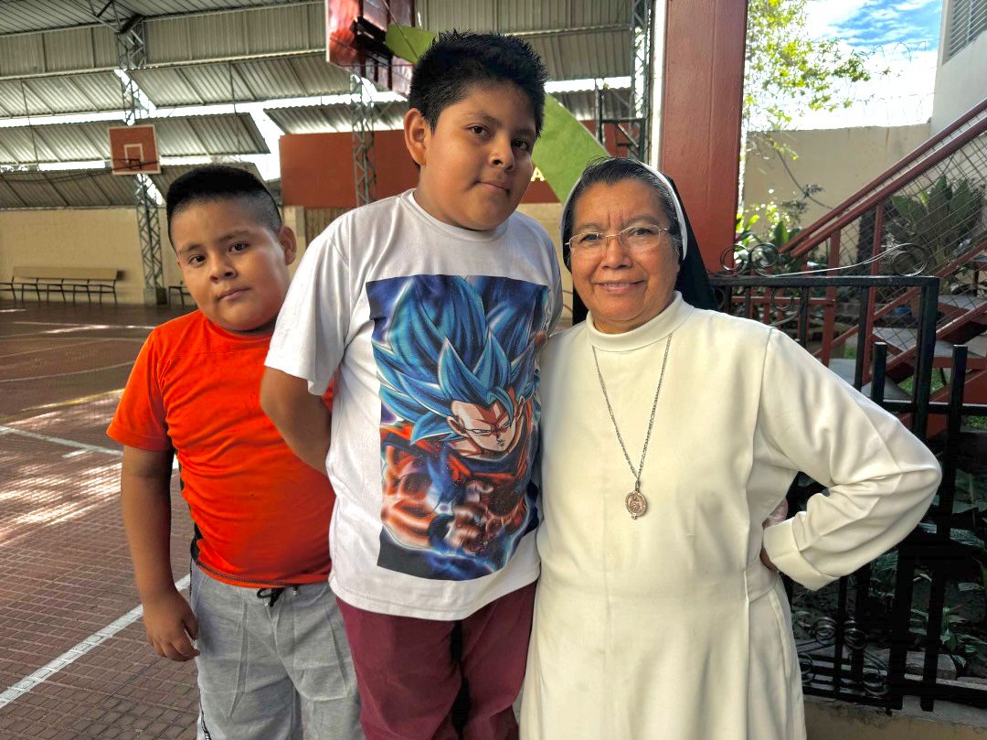 La Hna. Silvia Flores, de las Hermanas Mercedarias del Santísimo Sacramento, es la coordinadora nacional del proyecto Sembrando Semillas de Esperanza y secretaria general de la Conferencia de Religiosos de El Salvador (Confres), organización a cargo de ejecutarlo. (Foto: GSR/ Rhina Guidos)  