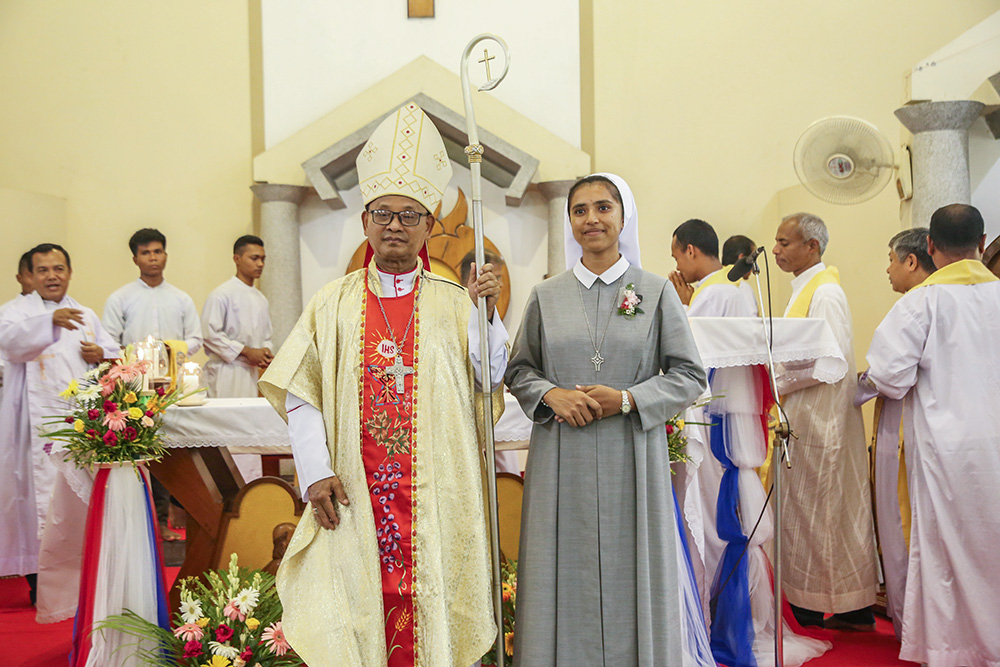 Sr. Teagon Andre Maria and Bishop Paul Ponen Kubi at St. Patrick's Cathedral Church in Mymensingh, Bangladesh (GSR photo/Stephan Uttom Rozario)