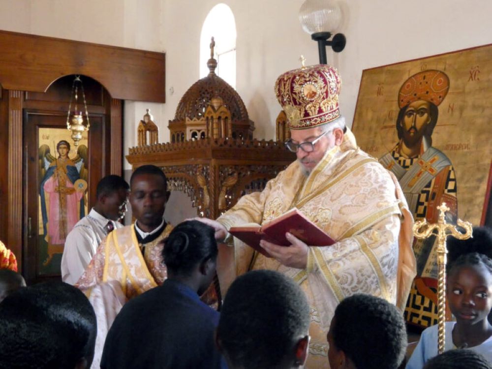 Metropolitan Serafim ordains Angelic Molen as a deaconess at the St. Nektarios Mission Parish near Harare, Zimbabwe, May 2. 