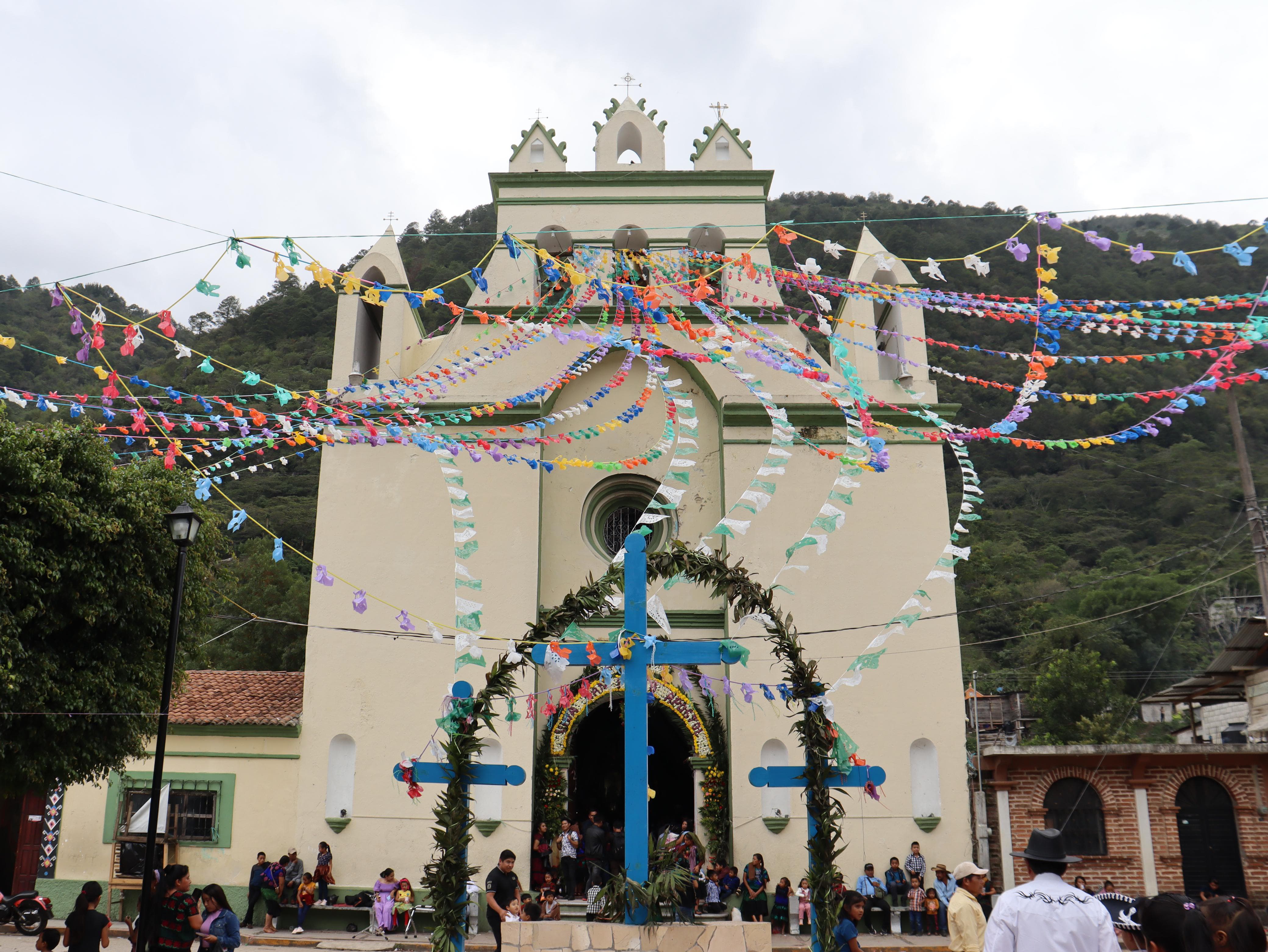 Parroquia de San Pedro Chebalhó durante las festividades patronales. (Foto: Eduardo Cordero)