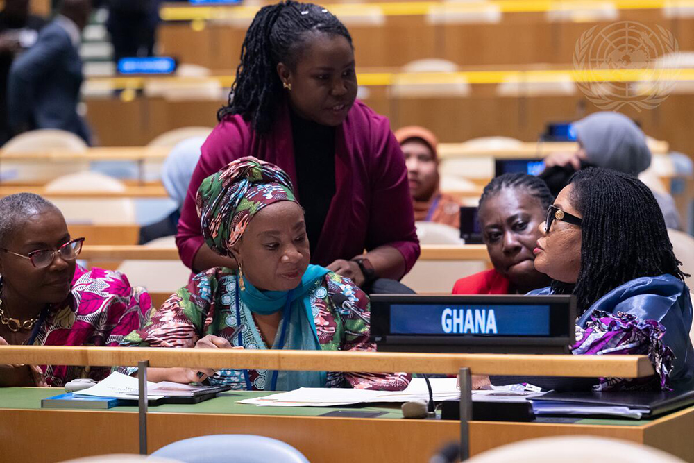Participantes antes de la apertura, el 10 de marzo, del 69 período de sesiones de la CSW en la sede de las Naciones Unidas en Nueva York, Estados Unidos. (Foto: Naciones Unidas/Manuel Elías)