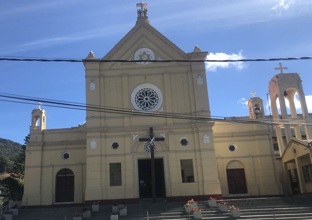  St. Xavier's Church in Nuwara Eliya, Sri Lankan 