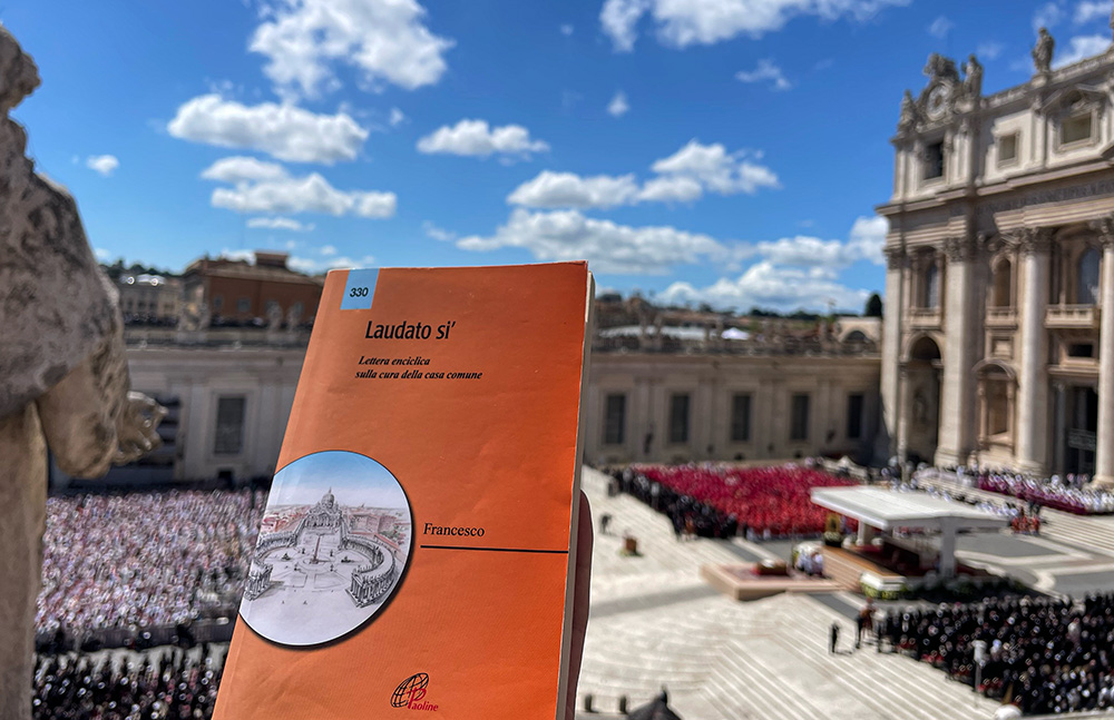 A copy of the encyclical "Laudato Si', on Care for Our Common Home," at Pope Francis' funeral in St. Peter's Square on April 26, 2025 (Tomás Insua)