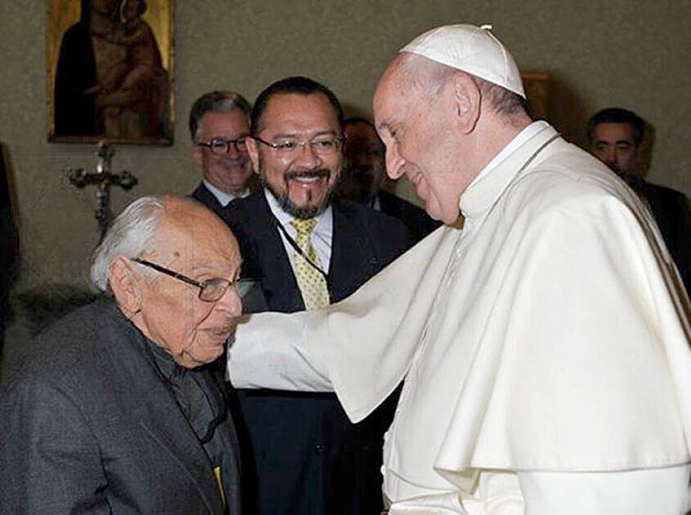 Pope Francis meets Fr. Gustavo Gutiérrez