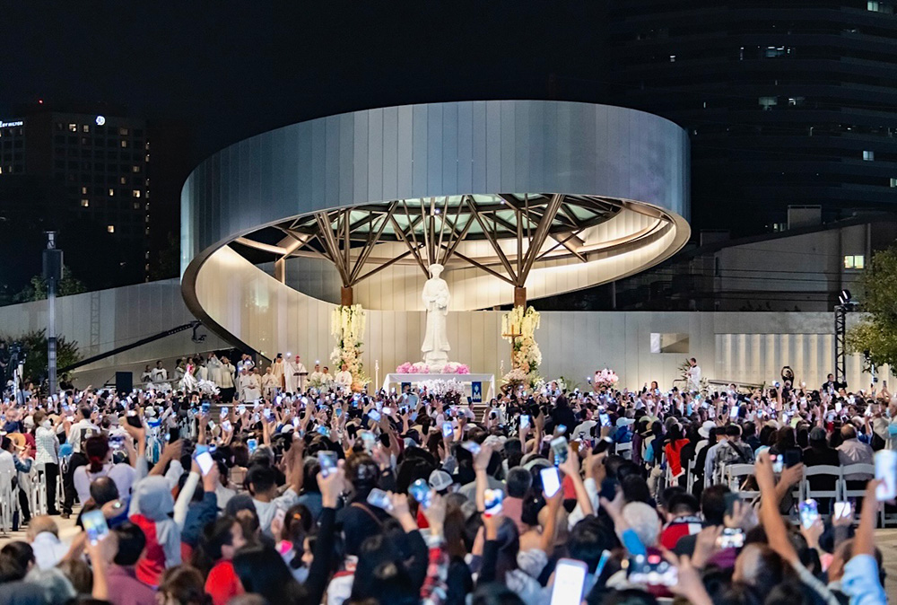 Around 15,000 pilgrims attended the inaugural Marian Days celebration July 1-2, 2022, at Our Lady of La Vang Shrine, Christ Cathedral, in Garden Grove, Orange County, California. (Courtesy of Orange Diocese)