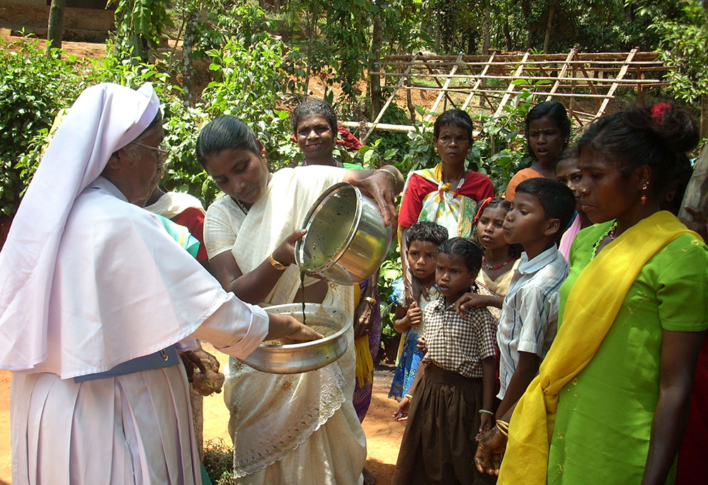 Sr. Innocent Joseph Ayyankanal, a member of the Missionary Sisters of Mary Immaculate, conducts a session on herbal medicines for tribal communities in the Wayanad district, Kerala, southwestern India. (Courtesy of Sr. Innocent Joseph Ayyankanal)