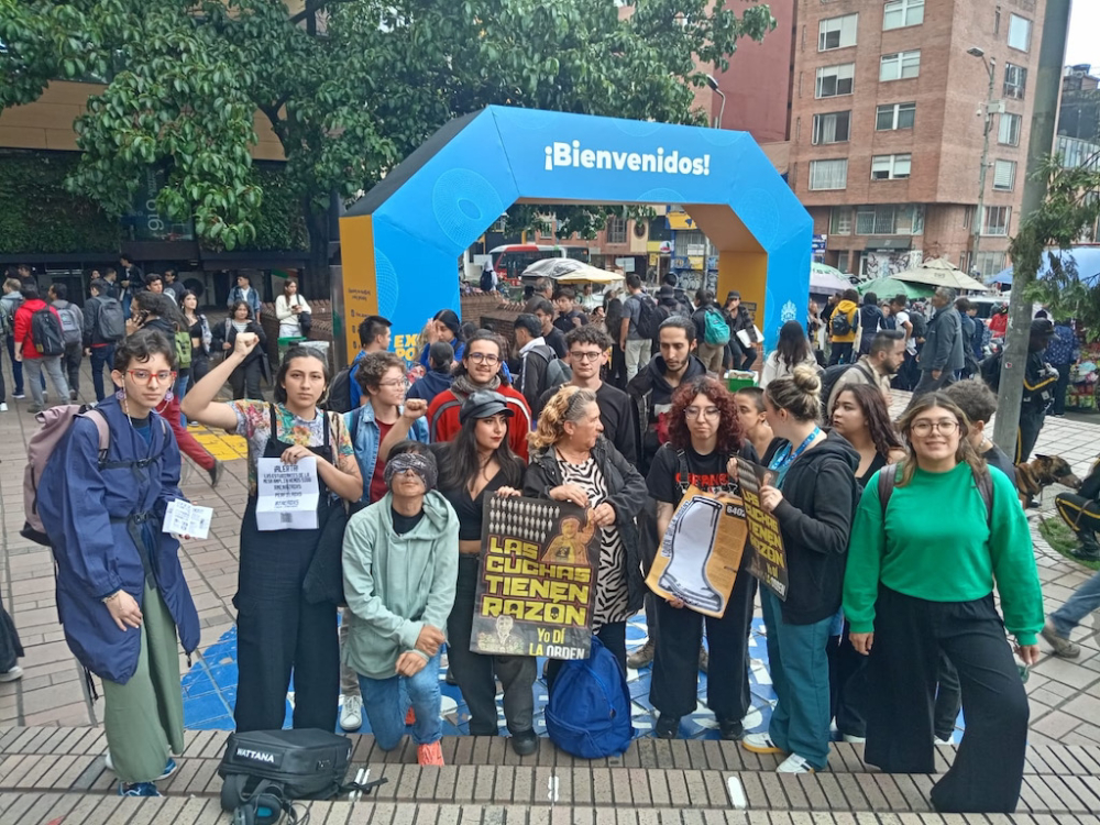 En un encuentro celebrado en la Pontificia Universidad Javeriana de Bogotá, el 24 de noviembre de 2024, Cecilia Arenas participó junto a otras Hermanas de los Falsos Positivos en un espacio de reflexión y recuerdo. (Foto: cortesía Cecilia Arenas)