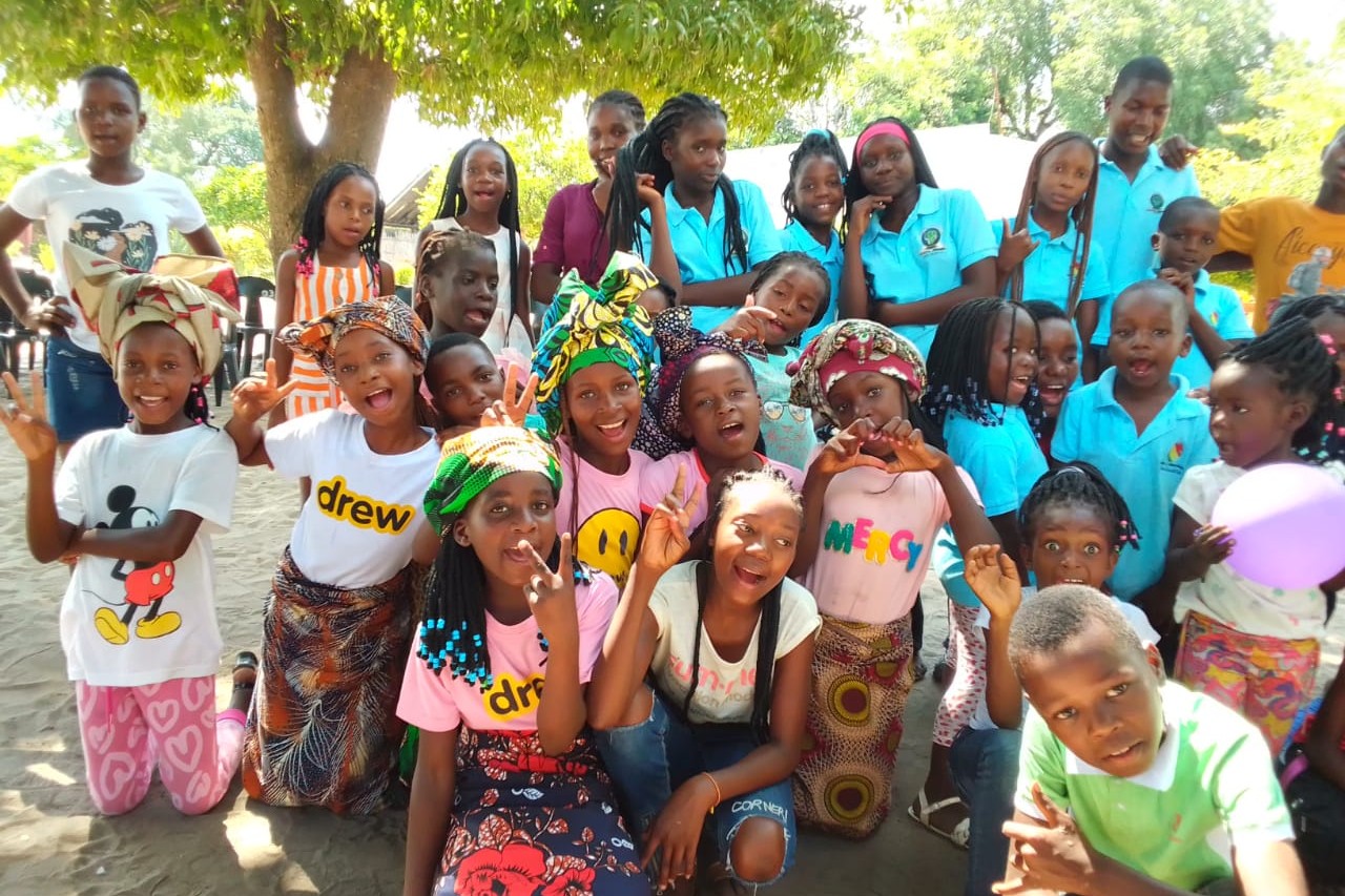 Miembros de la Infancia y Adolescencia Misionera (IAM) se reúnen en la parroquia Santa Isabel de Taninga, en la arquidiócesis de Maputo, Mozambique, el 17 de mayo de 2025. (Foto: cortesía del padre Celso Vaz, director espiritual de la IAM, Maputo)