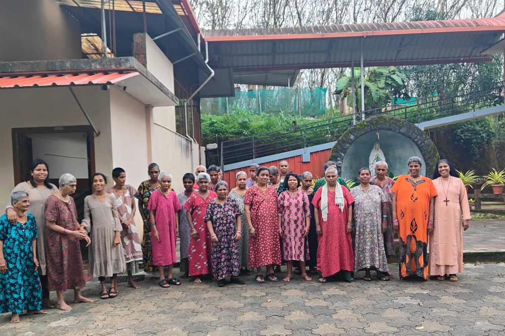 The residents of Asha Bhavan and its director Sr. Bhagya Thalichirayil at Ichilampady, a village in Karnataka, southwestern India. (Thomas Scaria)