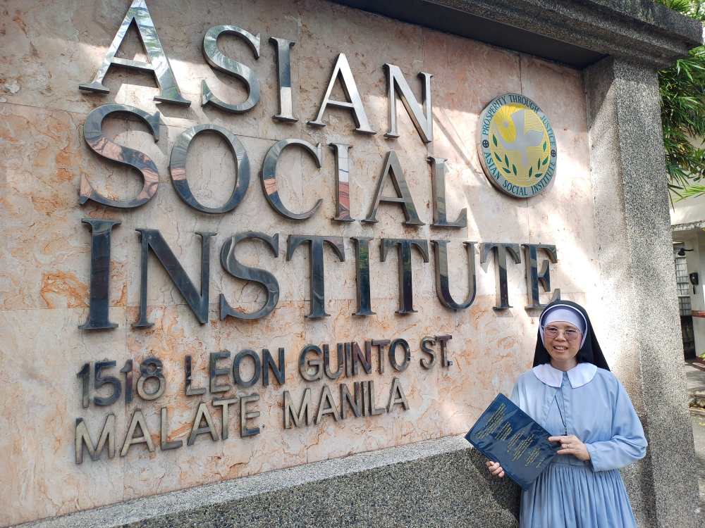 Sr. Venus Marie S. Pegar, a vocation director of the Sisters of Saint Francis Xavier (SFX) Philippine mission, shares a research study she co-authored with two lay professionals exploring how the elderly benefit from painting. (Oliver Samson)
