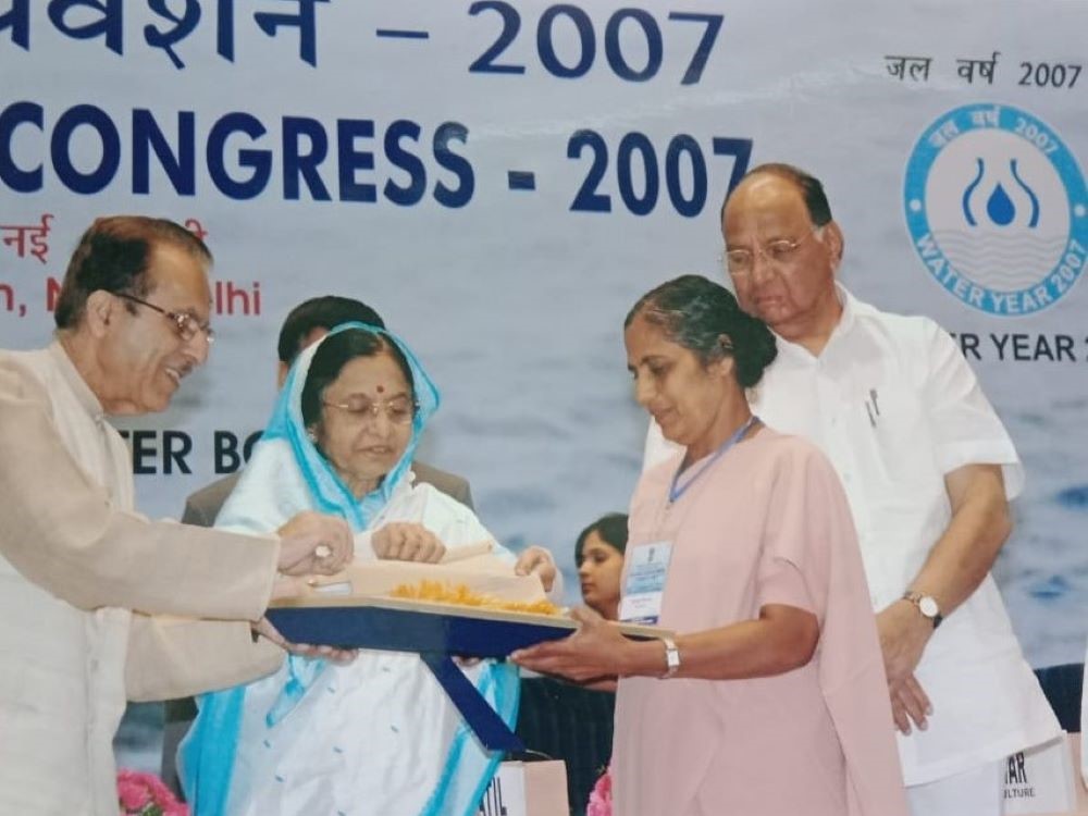 Sr. Rosily Kolencherry receives a conservation award.