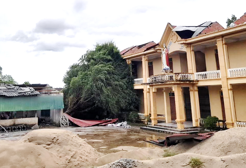 Quy Hoa Convent of Missionaries of Charity nuns in Nghe An province sustained severe damage from Typhoon Bualoi. (Courtesy of Missionaries of Charity)