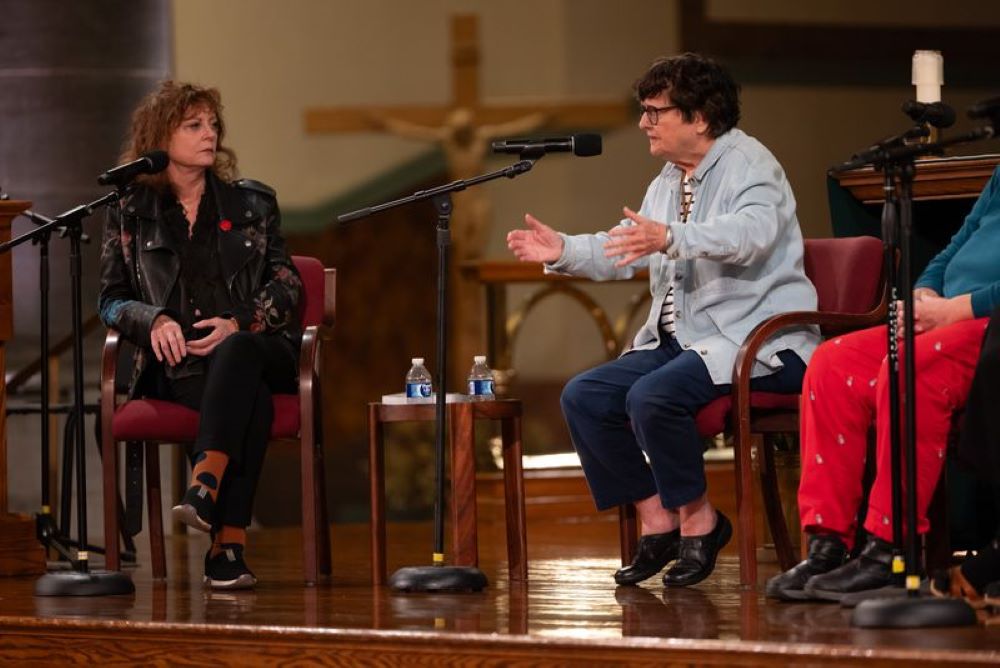 Sr. Helen Prejean talks with actress Susan Sarandon. 