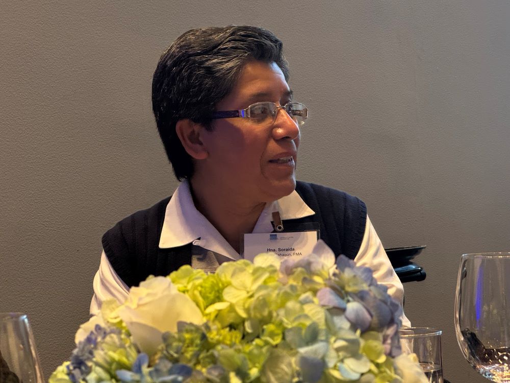 La hermana salesiana Soraida Moreno Sahagún comparte lo que inspira su trabajo durante el evento inaugural de la Iniciativa de Hermanas Católicas de la Fundación Conrad N. Hilton, celebrado el 29 de octubre de 2025 en la Ciudad de México. (Foto: GSR/Rhina Guidos)