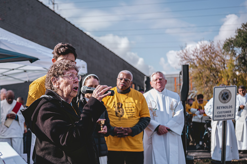 Mercy Sr. JoAnn Persch speaks to the crowd gathered for Mass outside the Broadview ICE Detention Center near Chicago Nov. 1. (Courtesy of Coalition for Spiritual and Public Leadership/Bryan Sebastian)
