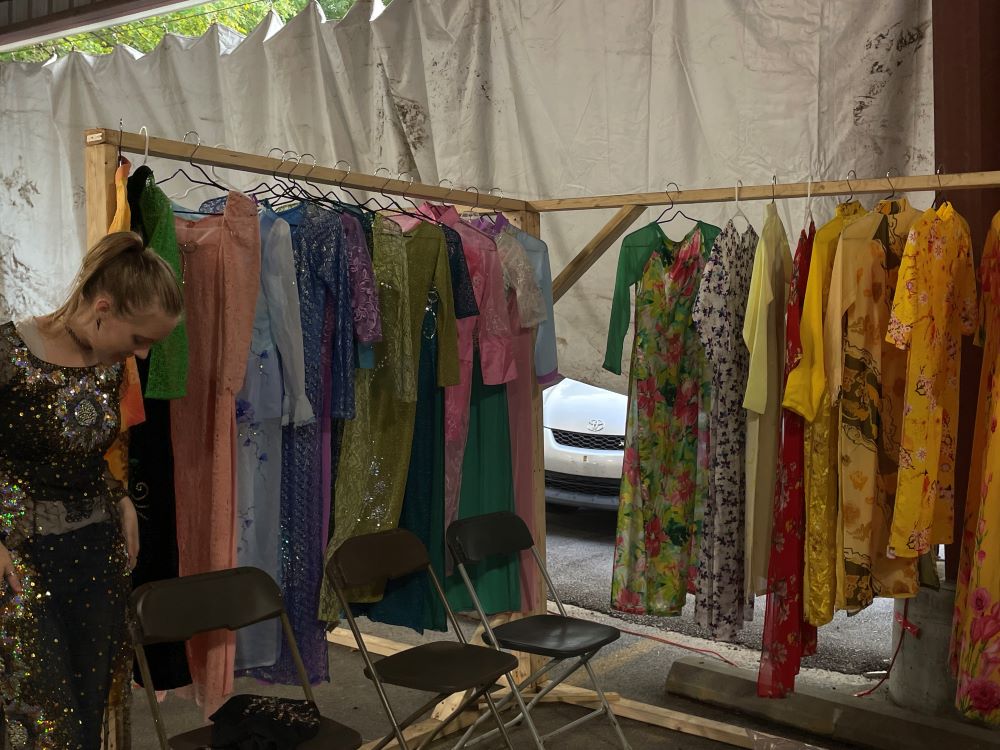 Shops selling traditional “ao dai” dresses were popular. (Peter Tran)