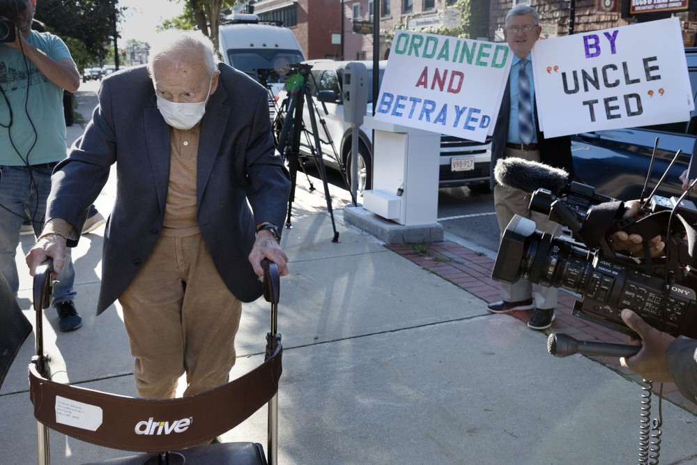 Former Cardinal Theodore McCarrick arrives Sept. 3 at Dedham District Court in Dedham, Massachusetts. (AP/Michael Dwyer)