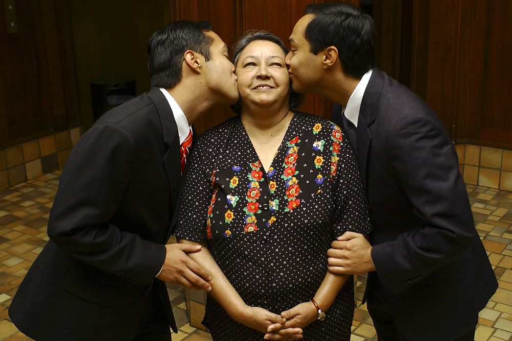 Rosie Castro with her sons, Joaquín, left, and Julián, April 23, 2006 (ZUMA Wire/San Antonio Express-News/Helen L. Montoya)