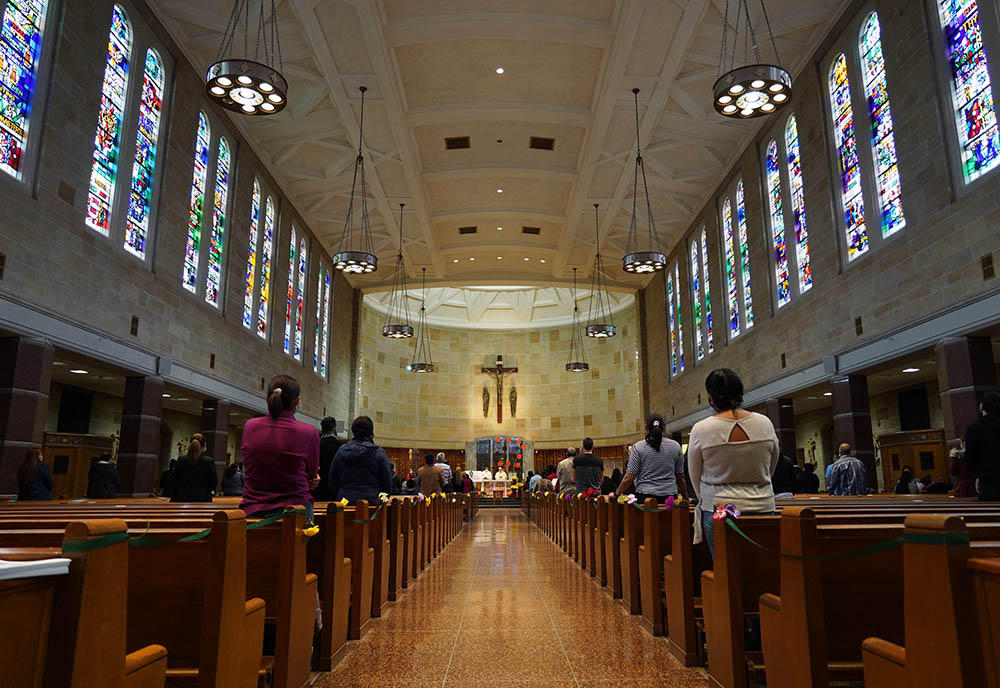 Worshippers gather for Mass at Immaculate Conception Church in Jamaica Estates, New York, Nov. 22, 2020. (CNS/Gregory A. Shemitz)