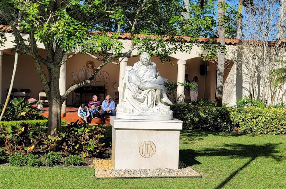 Replica of the Pietà in the courtyard of St. Christopher Church in Hobe Sound, Florida (GSR photo/Gail DeGeorge)