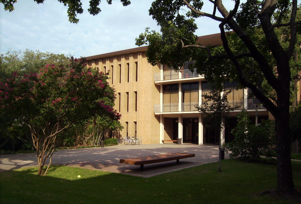 Braniff Graduate Center on the campus of the University of Dallas (Wikimedia Commons/Wissembourg) Braniff Graduate Center on the campus of the University of Dallas (Wikimedia Commons/Wissembourg)