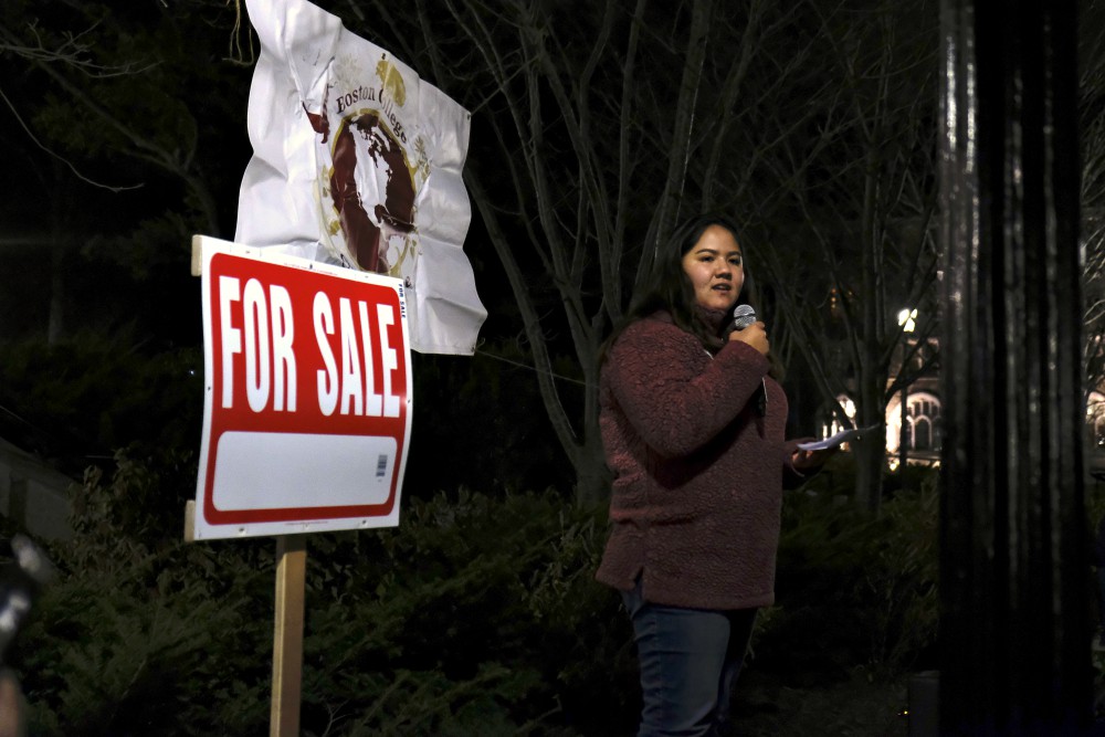Audrey Kang, a Boston College student, speaks at a rally that was organized Nov. 14 by Climate Justice for Boston College and other campus groups against the college administration's acceptance of Koch Foundation funding. (RNS/Aysha Khan) Audrey Kang, a Boston College student, speaks at a rally that was organized Nov. 14 by Climate Justice for Boston College and other campus groups against the college administration's acceptance of Koch Foundation funding. (RNS/Aysha Khan)