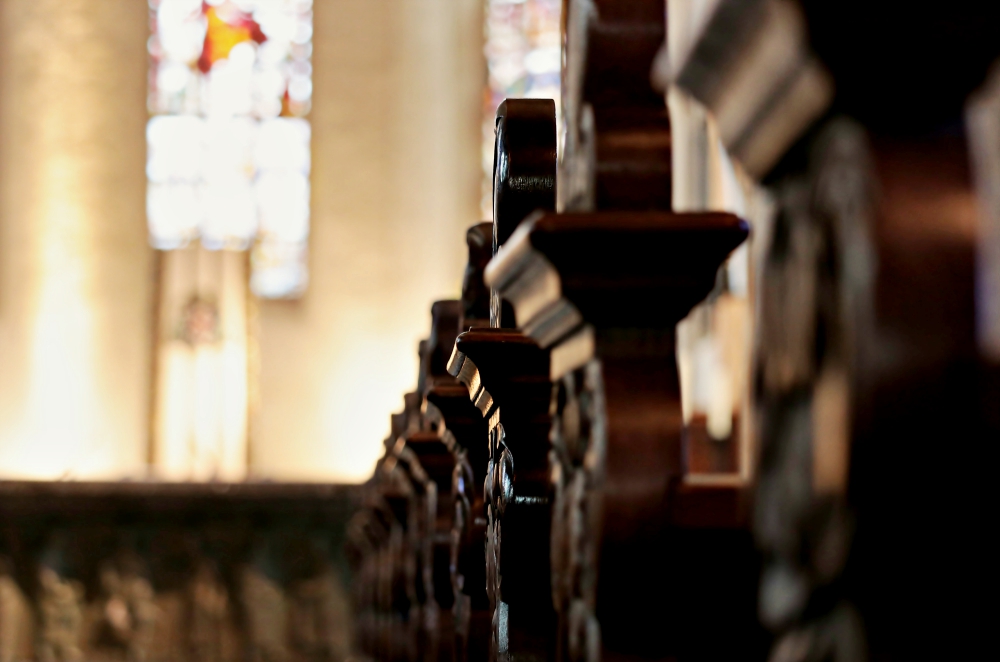 Church pews (Pixabay/pixel2013)