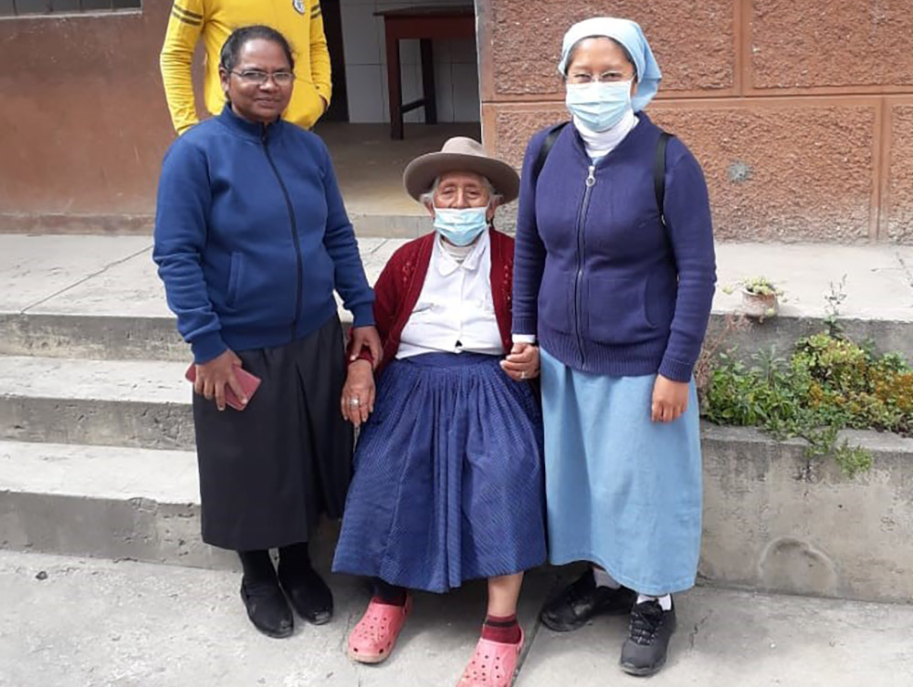 The Franciscan Missionaries of Mary sisters enjoy accompanying and helping the poor and elderly women who visit the convent, considering it a unique mission of their community in Peru. (Courtesy of Hilda Mary Bernath)