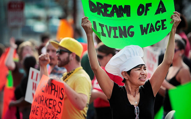 Christina Condori joins fast-food workers and their supporters picketing outside of a McDonald’s restaurant Aug. 29, 2013, in Memphis, Tenn. (AP/The Commercial Appeal/Jim Weber)