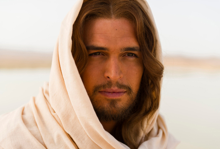 Diogo Morgado stars in a scene from the movie "Son of God." The upcoming movie should be seen as "a love story," according to two of its executive producers, the husband-and-wife team of Mark Burnett and Roma Downey. (CNS/Fox)