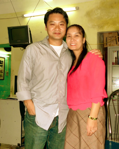 Don Nguyen, left, and Pham Thi Hue (Dau Nguyen)