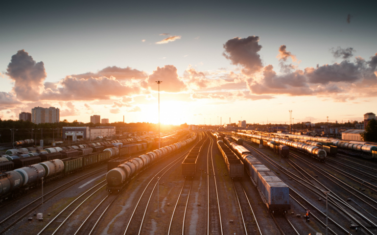 Train yard (Dmitrii Vaccinium/Unsplash.com)