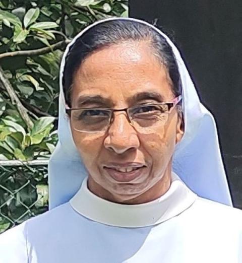 1.	Salvatorian Sr. Dulcie Peiris coordinated a peace and reconciliation movement in Sri Lanka. (Thomas Scaria)