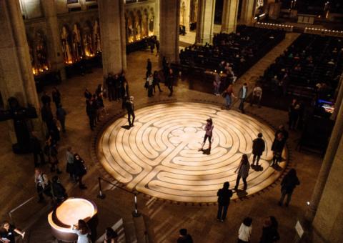 "Tal vez a algunas de nosotras [las religiosas]nos sugiere un modo de orar más profundo, que surge desde nuestro centro donde habita el 'amor' con quien hemos hecho alianza": Hna. Magda Bennásar. (Foto: Grace Cathedral/Diócesis de California)