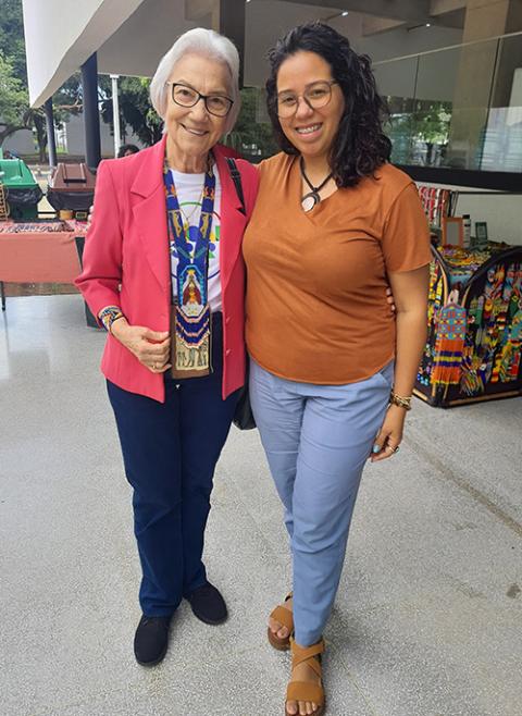 Rosa Paulina Henríquez con la hermana scalabriniana Rosita Milesi. (Foto: cortesía Rosa Henríquez)