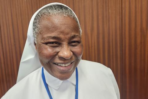 La Hna. Ngozi Frances Uti, miembro de la Congregación de las Siervas del Santo Niño Jesús y directora del Centro de Estudios e Intervención de la Mujer en Abuja, Nigeria, hizo una una presentación, el 20 de marzo, sobre las mujeres y la migración. (Foto: GSR/Chris Herlinger)