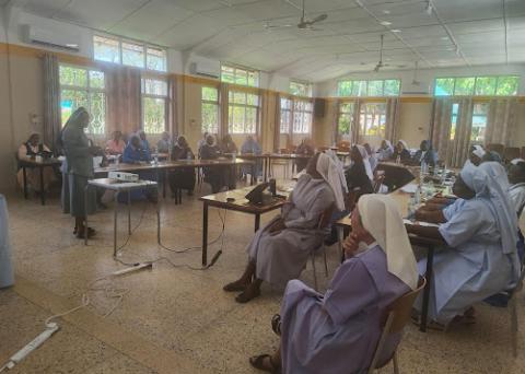 A program training activity on teamwork during the Professional Development for Congregational Leaders program (Courtesy of Catherine Cingii)