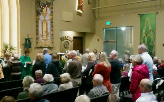 Mass at Holy Communion Evangelical Catholic Church in Bend, Oregon, in November 2019 (NCR photo/Peter Feuerherd)