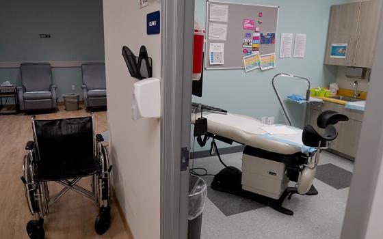 An empty recovery area, left, and abortion procedure room are shown June 30, 2022, at the Planned Parenthood facility in Tempe, Arizona. (AP/Matt York)