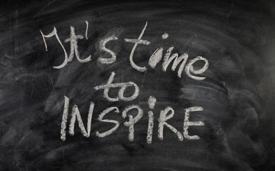 Illustration displays chalkboard with the message "It's time to inspire" (Pixabay/geralt)