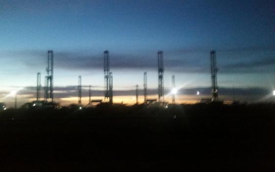 Drilling rigs park in the Permian Basin outside Odessa, Texas. (Wikimedia Commons/CC Share Alike 4.0/Lazarus1255)
