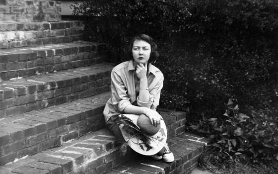  Catholic writer Flannery O'Connor sits on the steps of her home in Milledgeville, Georgia, Sept. 22, 1959. (CNS/Atlanta Journal-Constition, via AP, courtesy "Flannery"/Floyd Jillson)