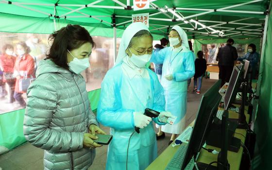 Almost one-fourth of the 230 members of the Sisters of Charity of St. Vincent de Paul of Suwon serve in St. Vincent’s Hospital near the Mother House. Managing the 1,000-employee hospital is the largest ministry of the congregation, but has become increasi