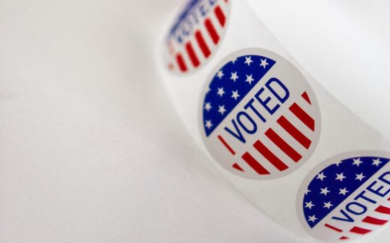 Roll of U.S.-themed "I voted" stickers (Unsplash/Element5Digital)